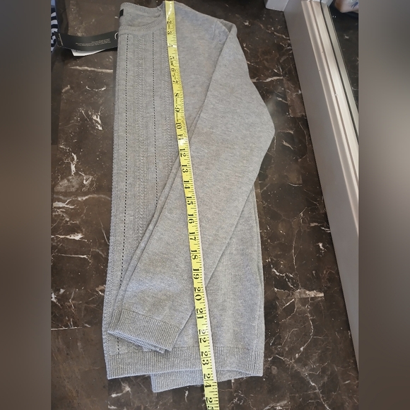 Banana Republic Light Gray Crewneck Sweater - Picture 7 of 8